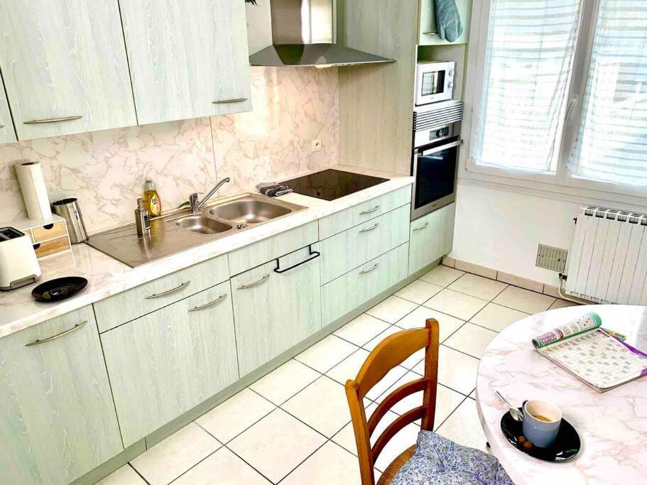לה מאנש Maison 3 Ch. Garage, Jardin, 10 Min Circuit מראה חיצוני תמונה