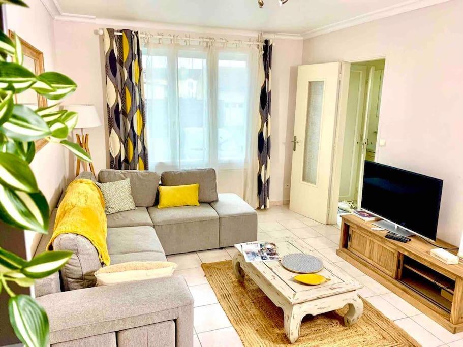 לה מאנש Maison 3 Ch. Garage, Jardin, 10 Min Circuit מראה חיצוני תמונה